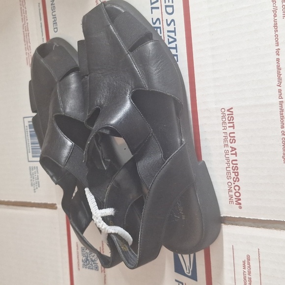 A2 BY AEROSOLES BLACK SANDLES SIZE 7 - Picture 3 of 8